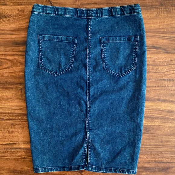 XXI FOREVER | Denim Pencil Skirt - Picture 6 of 7